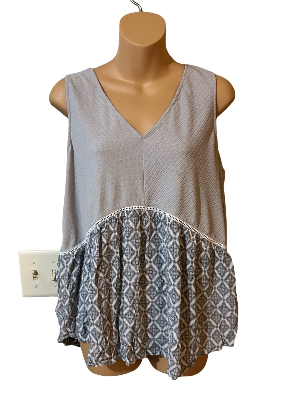 Mystree Mixed Media Peplum Tank Top Boho Geometric Lace Trim V-Neck large